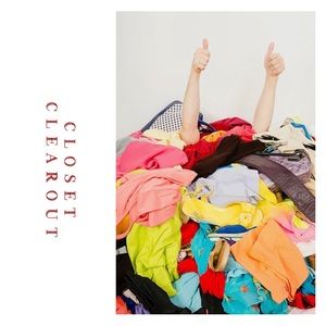 🚨CLOSET CLEAROUT🚨Like this to be notified of when I go live!